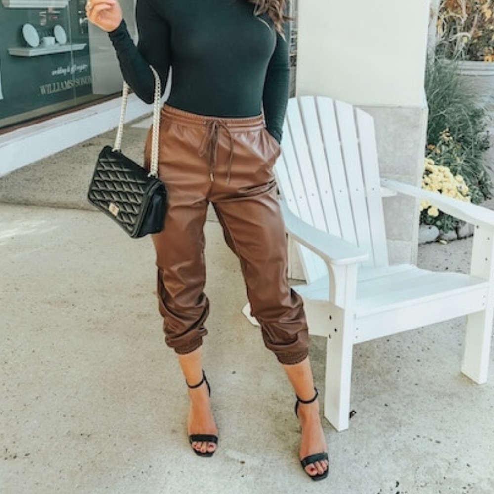 A new Day Brown Faux Leather Drawstring Jogger Paint Size Small NWT